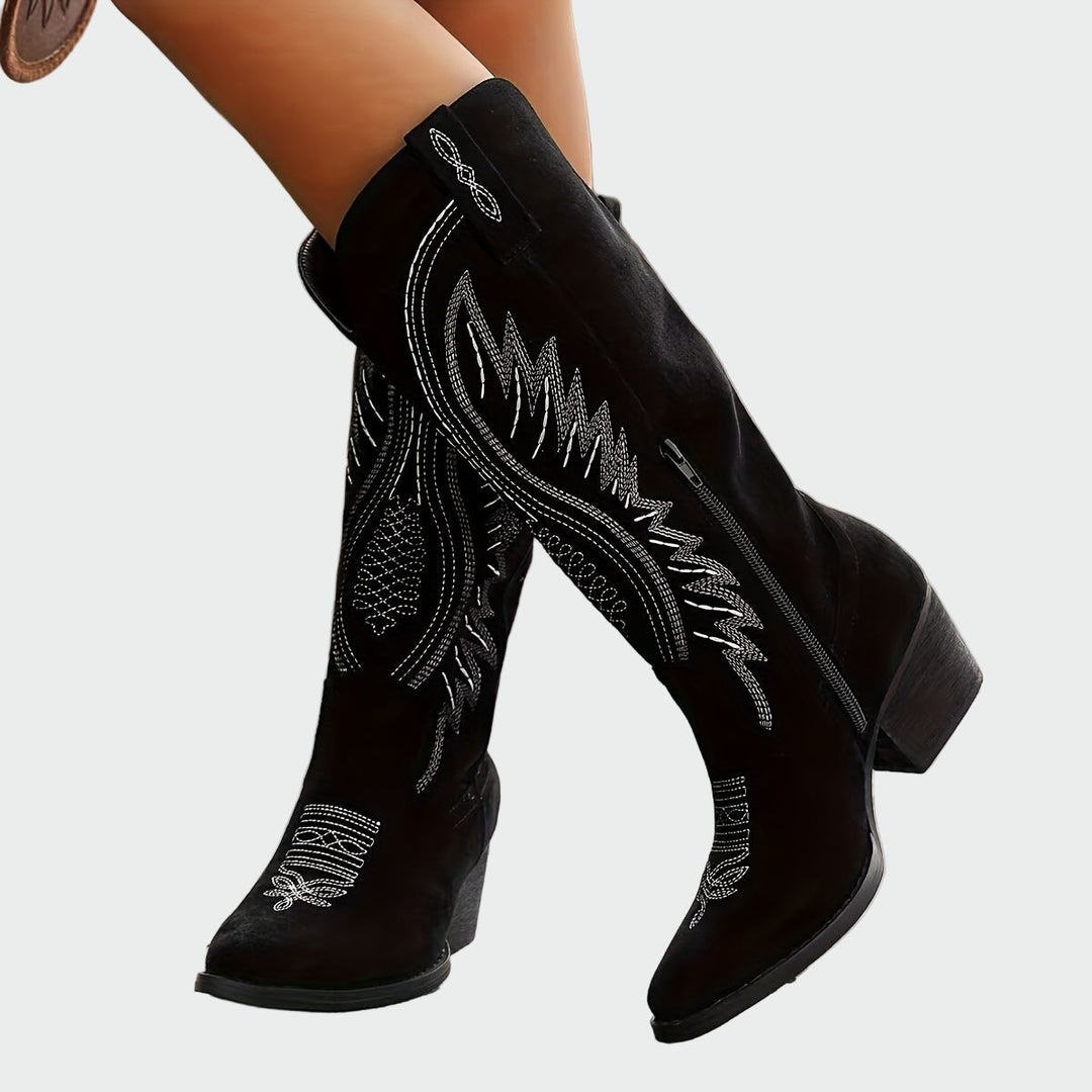 Botas ocidentais bordadas e elegantes