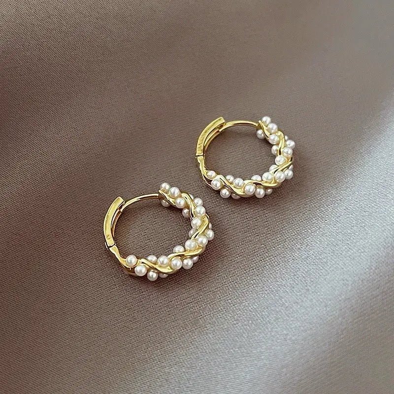 Brincos Elegantes com Pérola Redonda