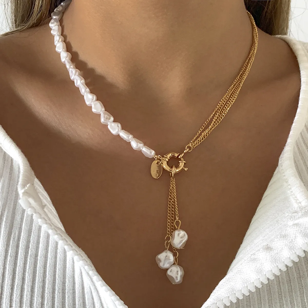 Colar elegante com pérolas