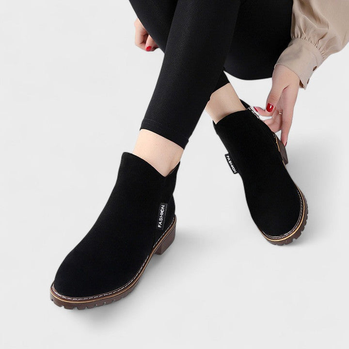 Emilia™ | Botas de inverno clássicas com salto baixo