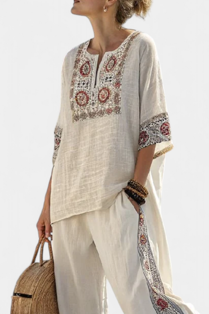 Tiziana – blusa bordada essencial e calças largas